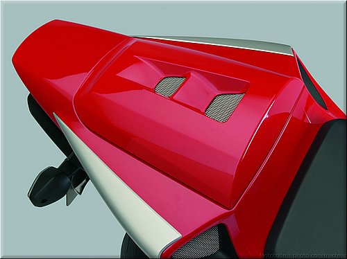 honda-1000cbr-2007-016.jpg