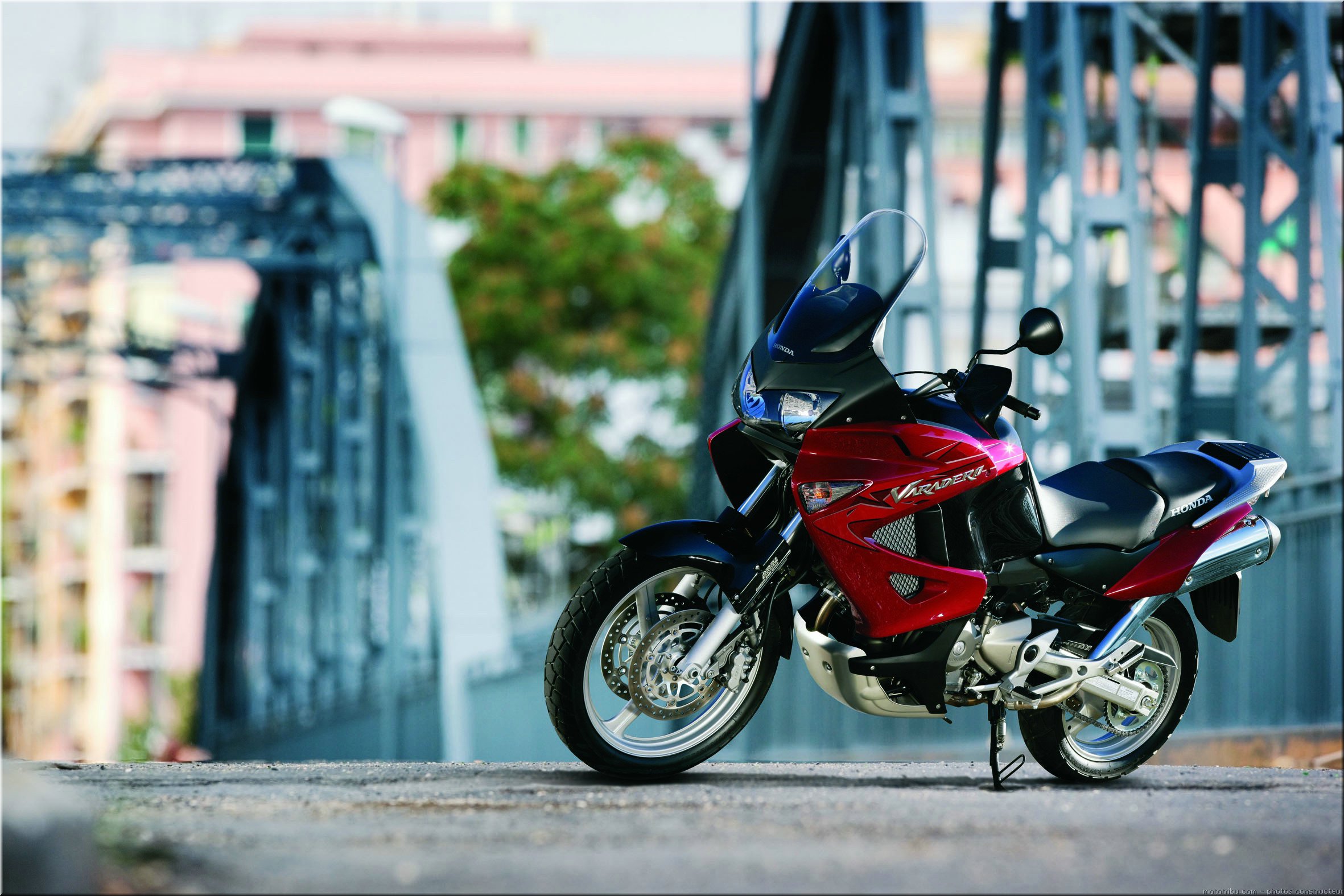 MOTO 
