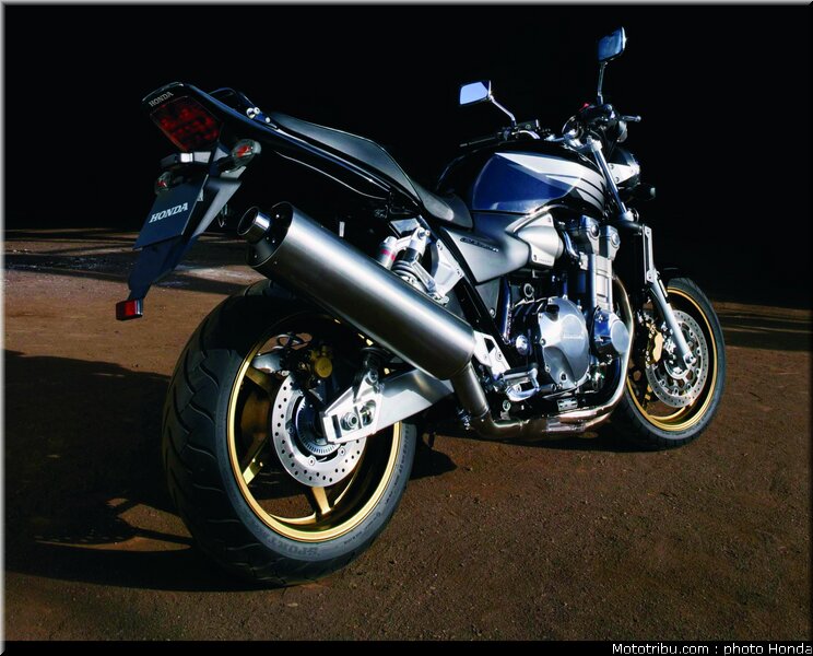 honda_cb1300_2007_002