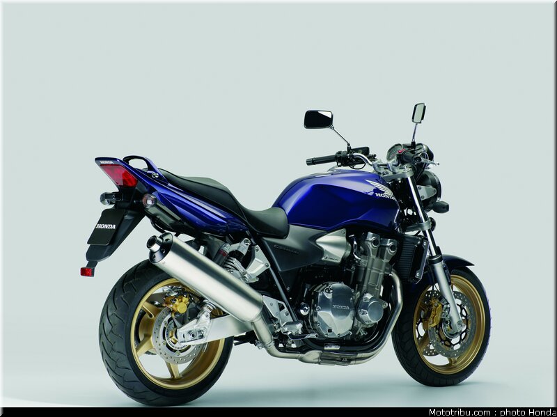 honda_cb1300_2007_005