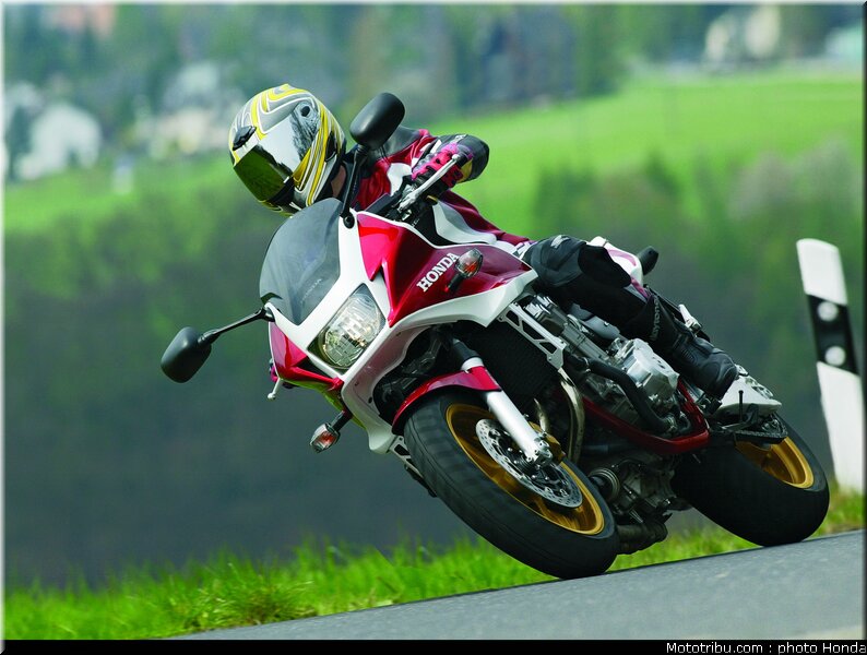 honda_cb1300s_2007_001
