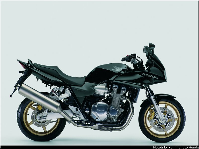 honda_cb1300s_2007_003