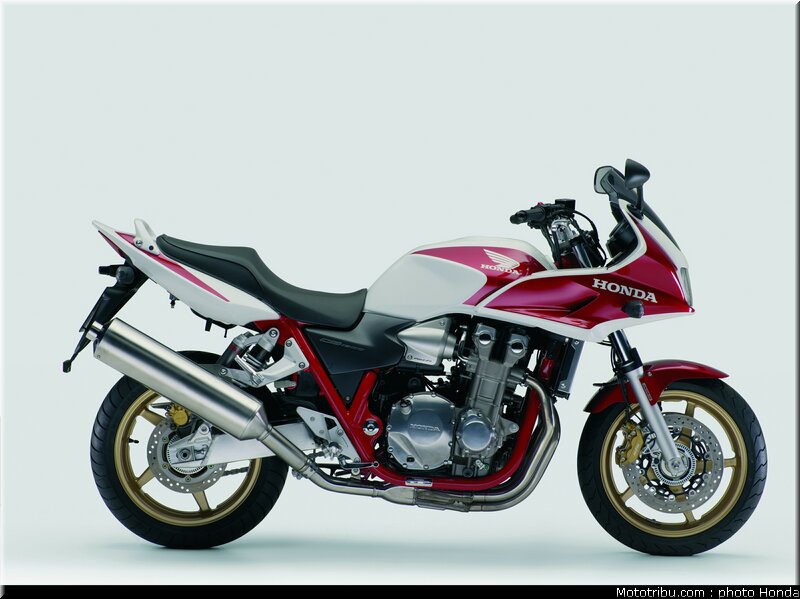 honda_cb1300s_2007_004