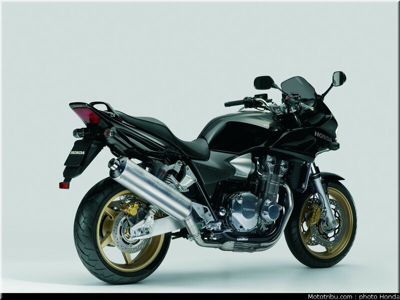 honda_cb1300s_2007_006