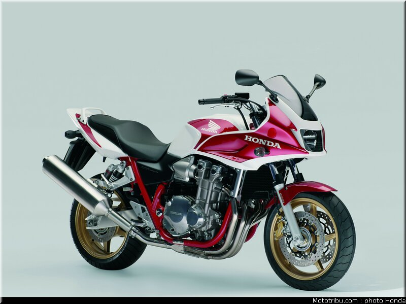 honda_cb1300s_2007_007