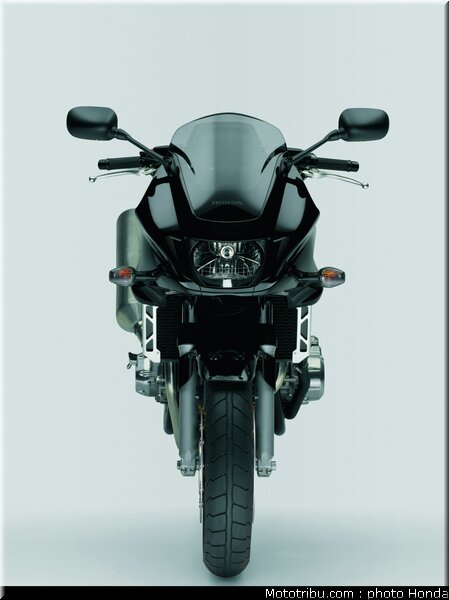 honda_cb1300s_2007_009