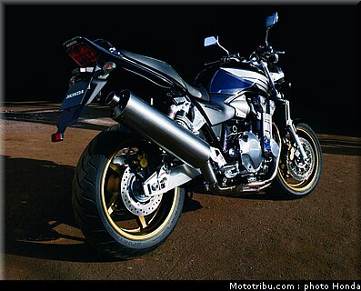 honda_cb1300_2007_002.jpg