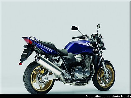 honda_cb1300_2007_005.jpg