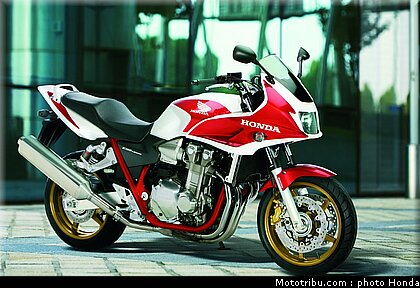 honda_cb1300s_2007_002.jpg