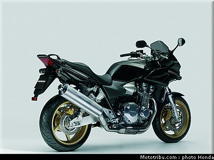 honda_cb1300s_2007_006.jpg