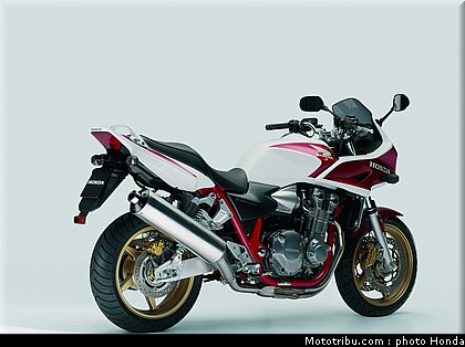 honda_cb1300s_2007_008.jpg