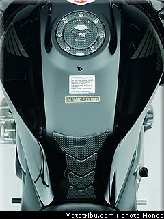 honda_cb1300s_2007_013.jpg