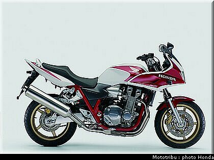 honda_cb1300_2007_012.jpg