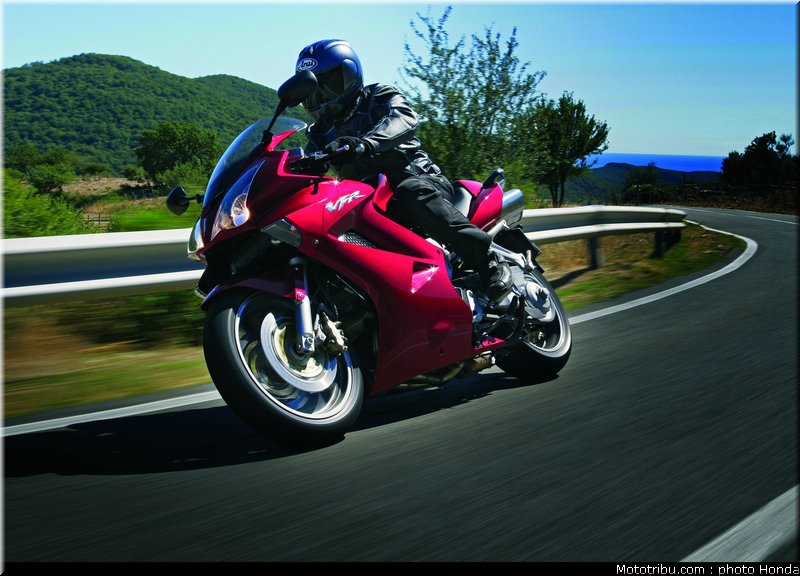 honda_800_vfr_2007_002