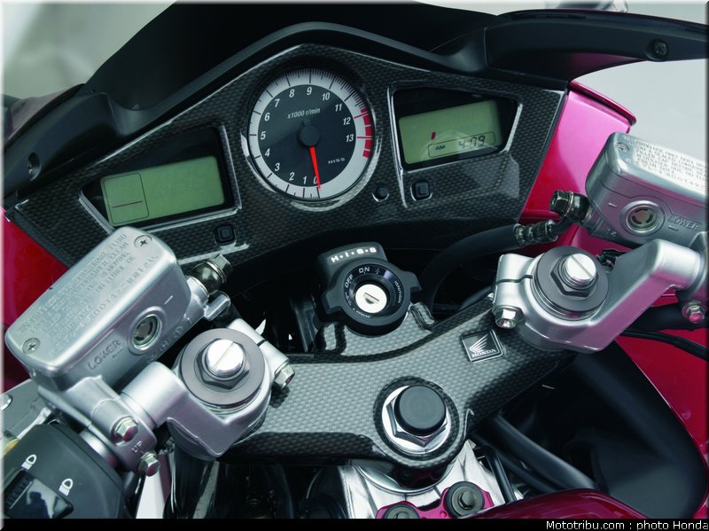 honda_800_vfr_2007_014