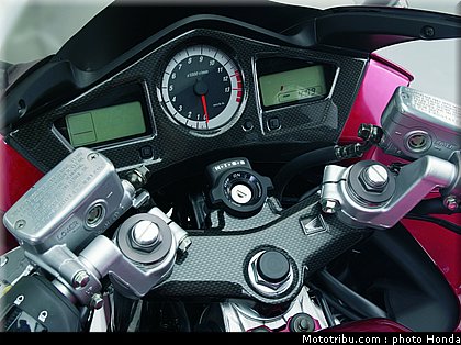honda_800_vfr_2007_014.jpg