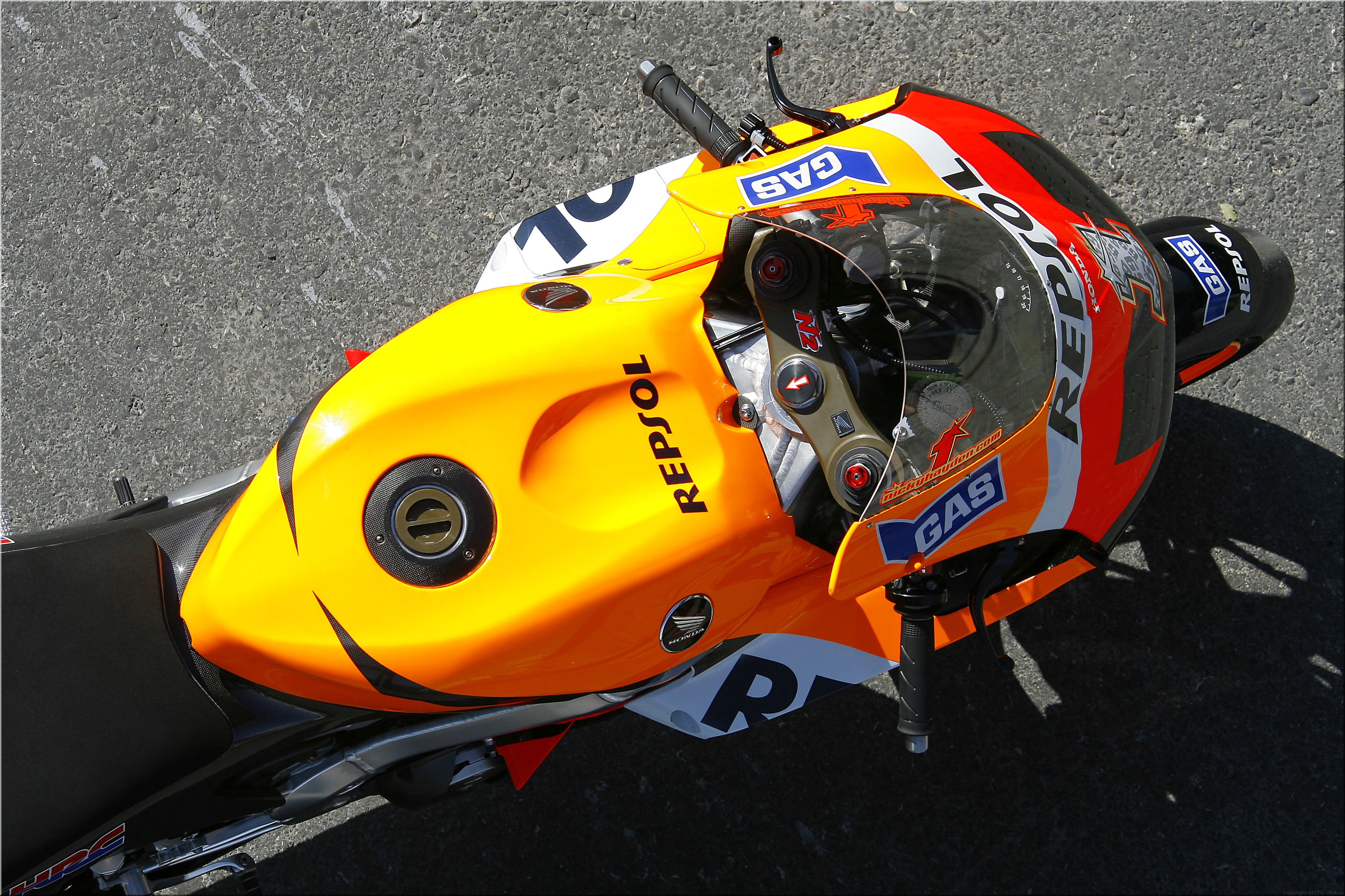 MOTO 