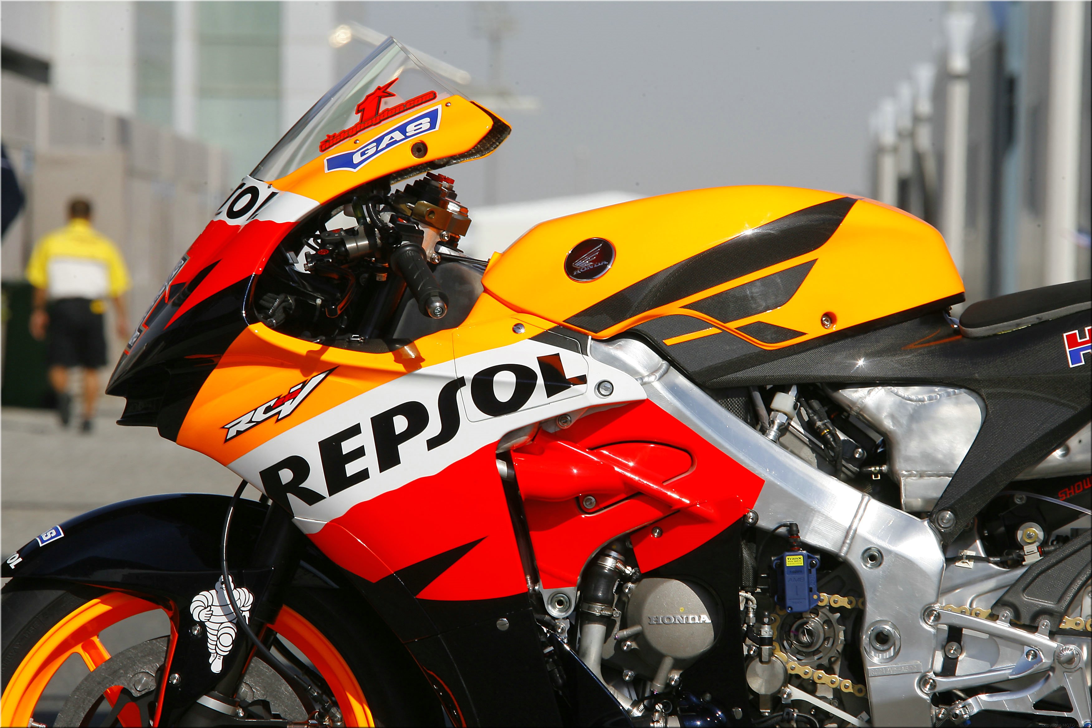 MOTO 