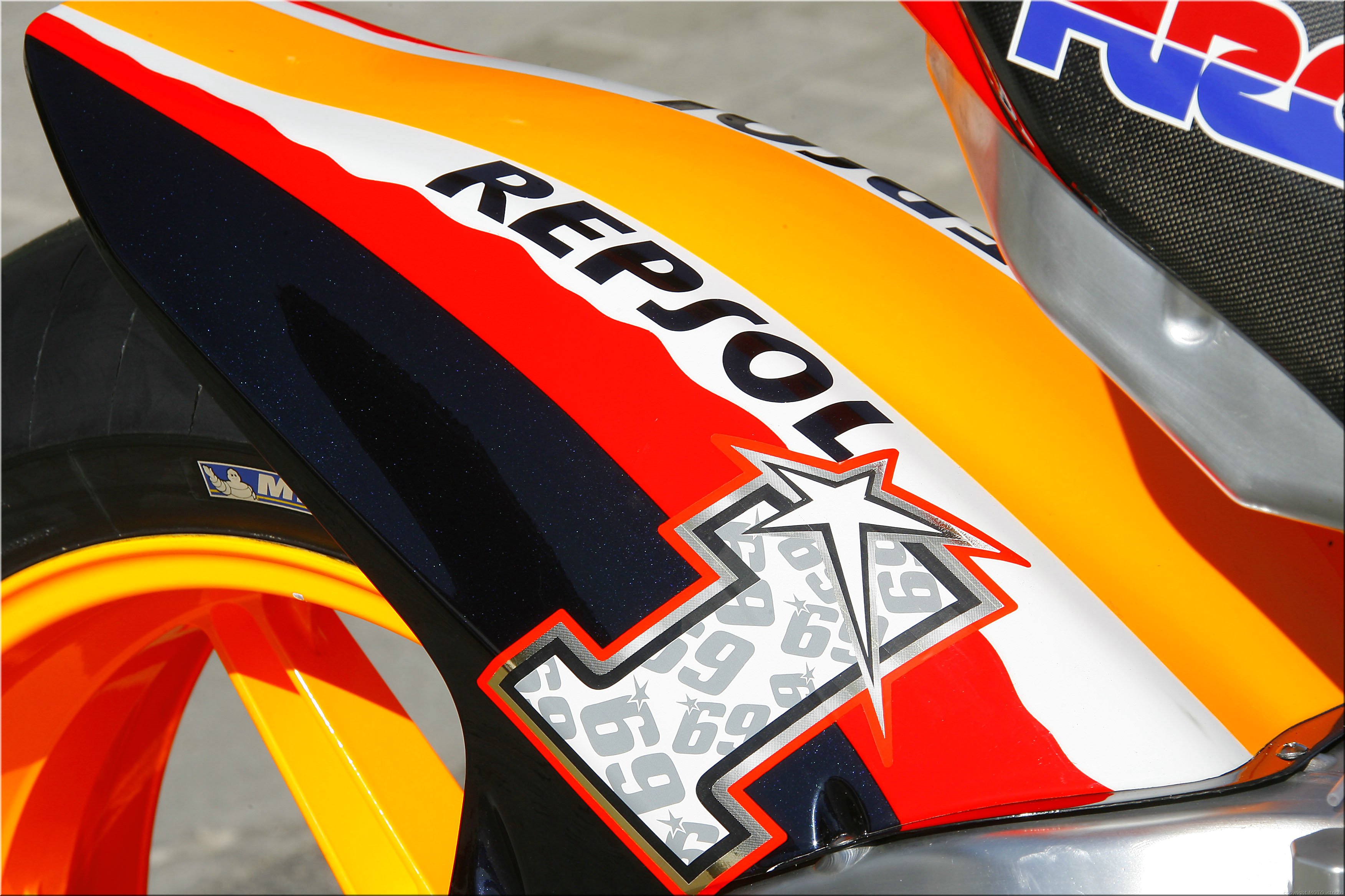 MOTO 
