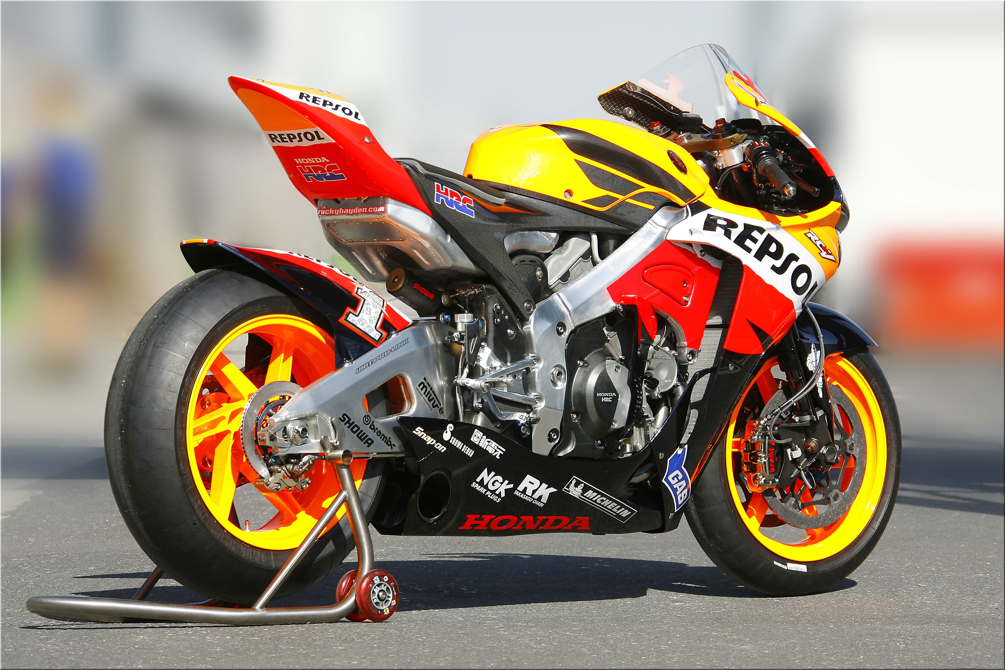 MOTO 