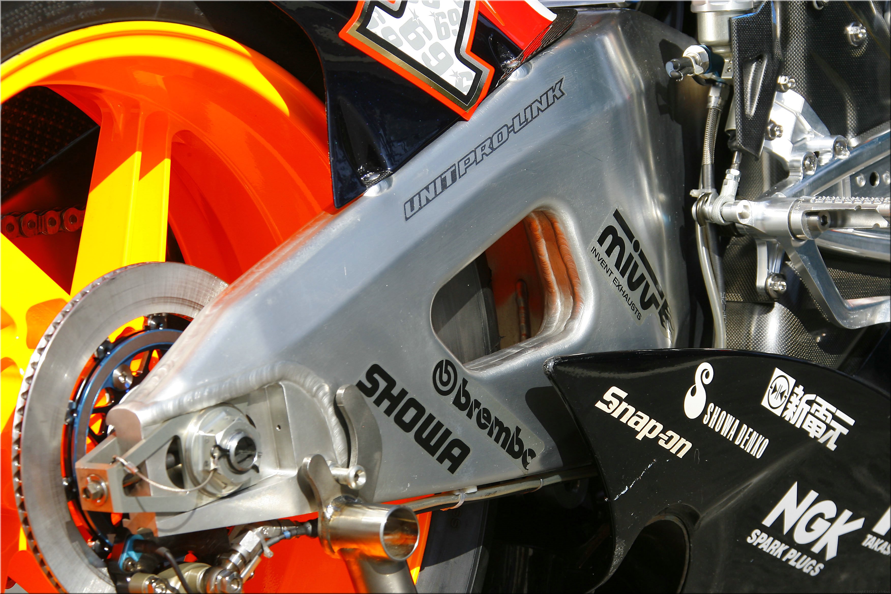 MOTO 
