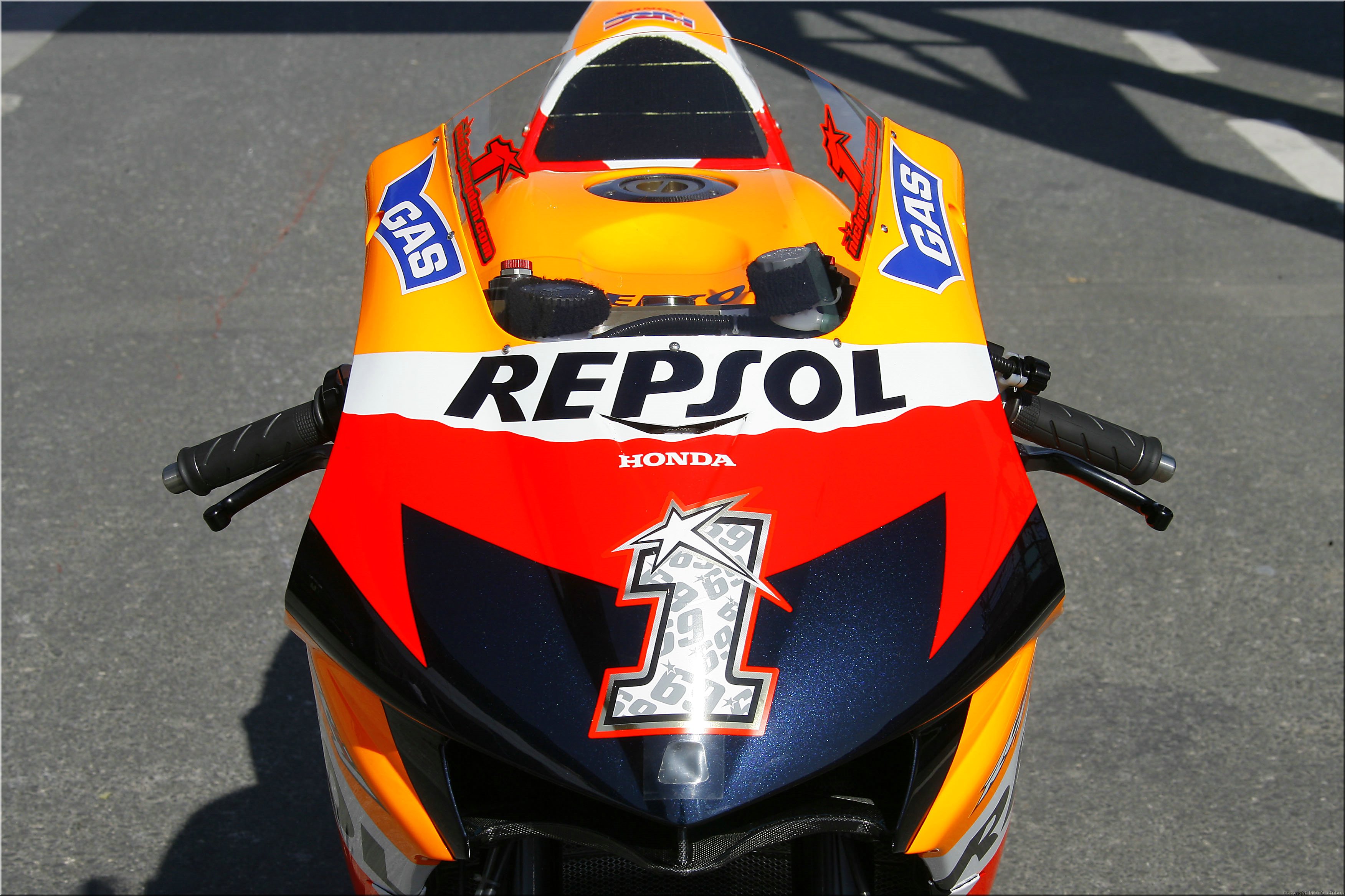 MOTO 