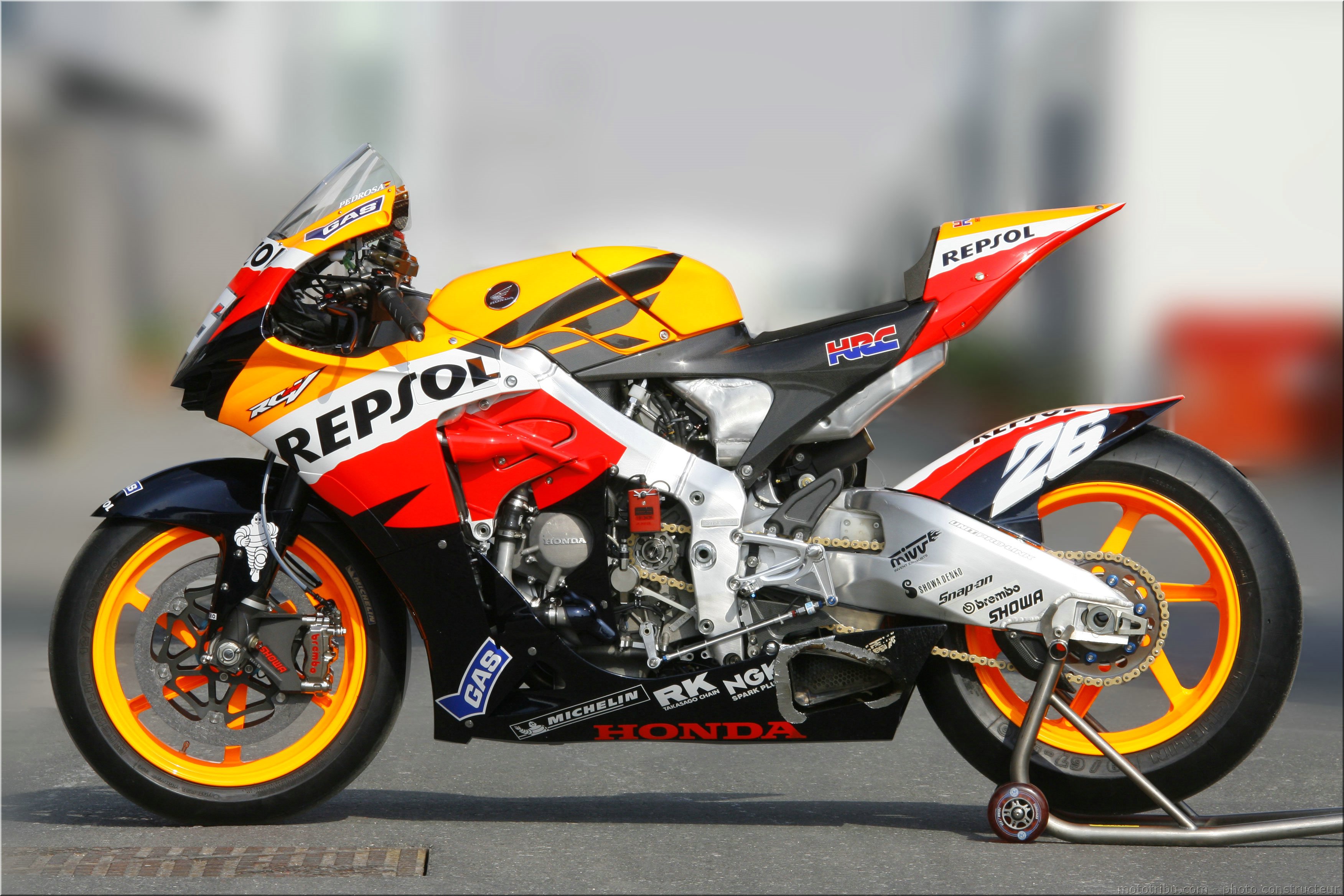 MOTO 