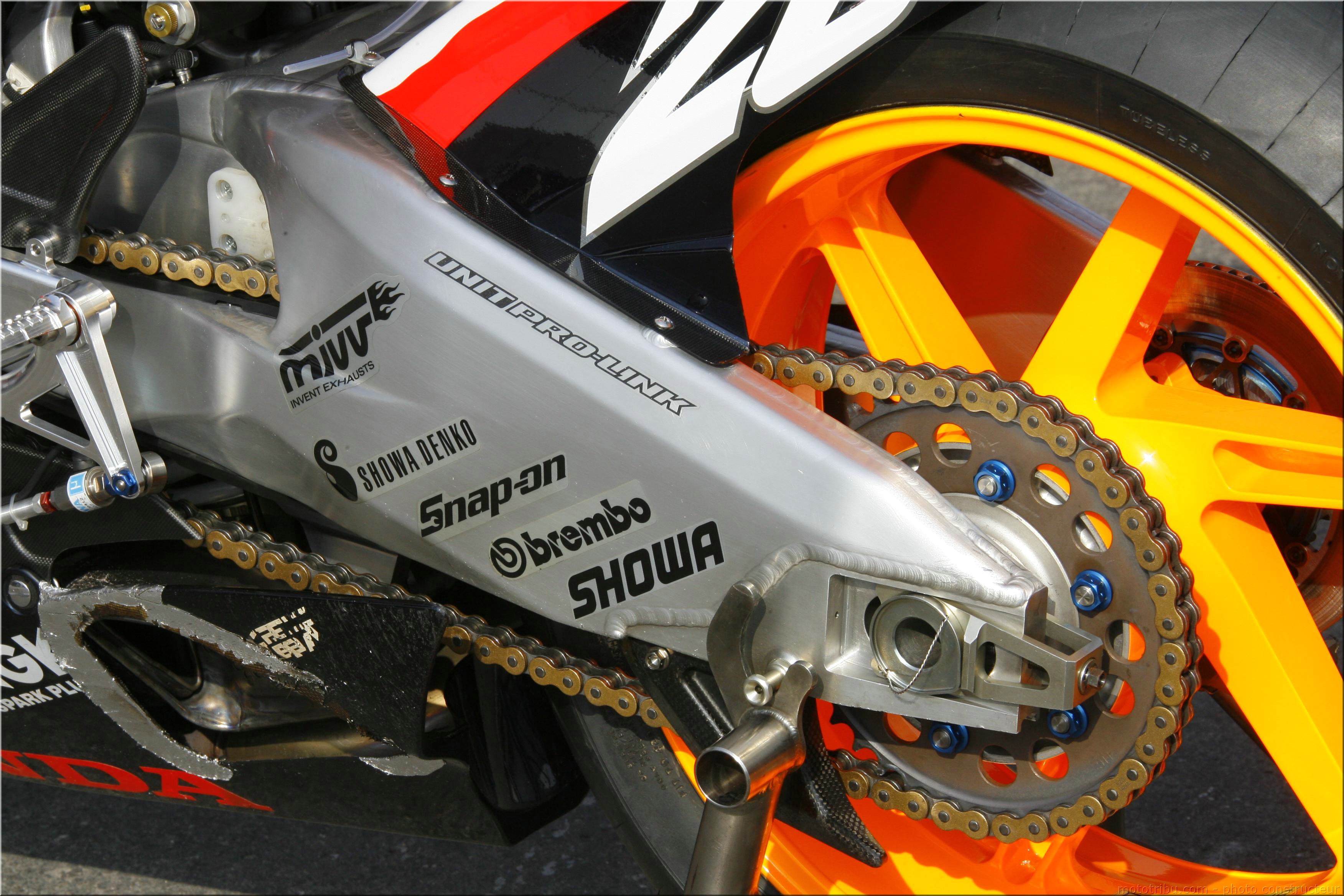 MOTO 