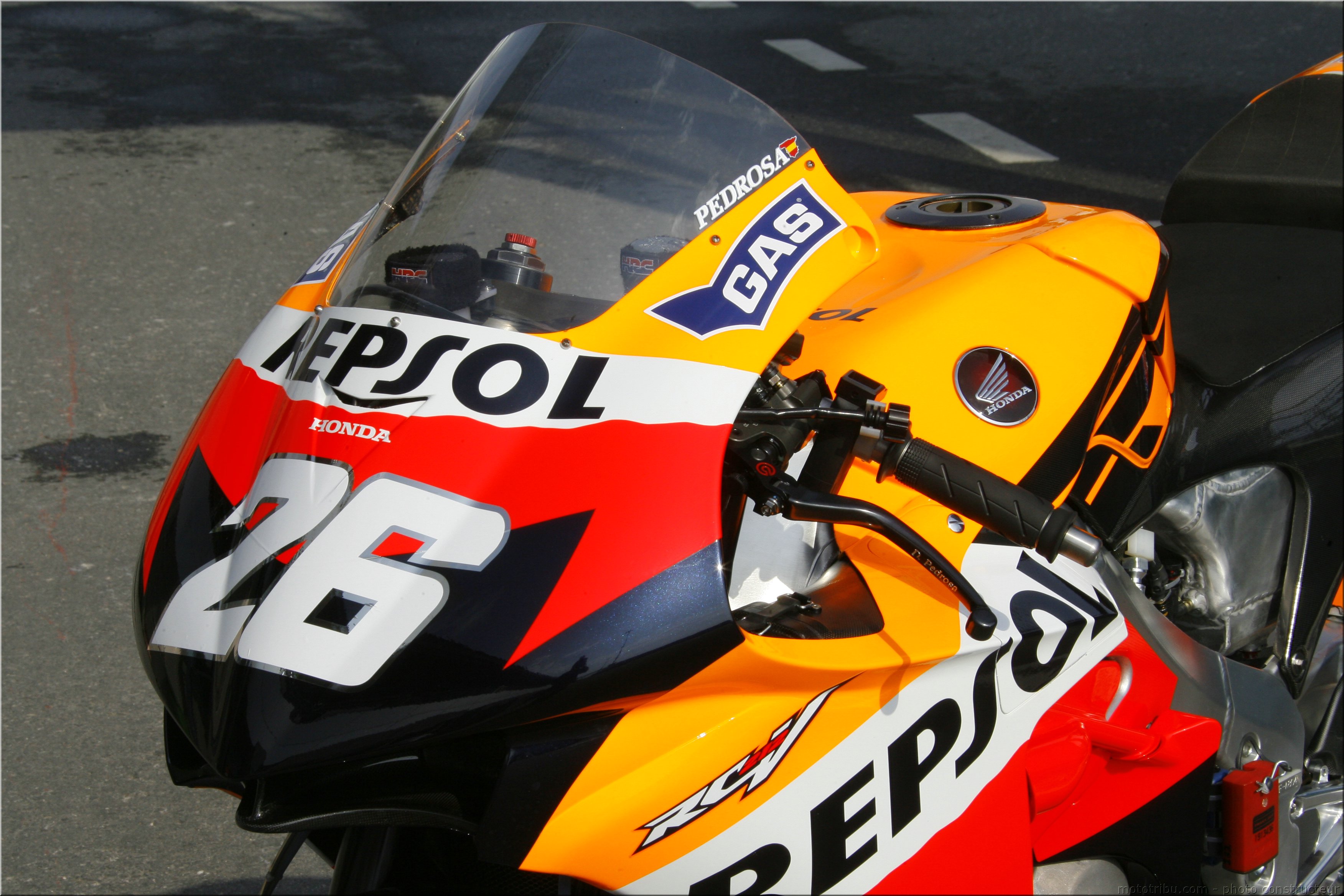 MOTO 