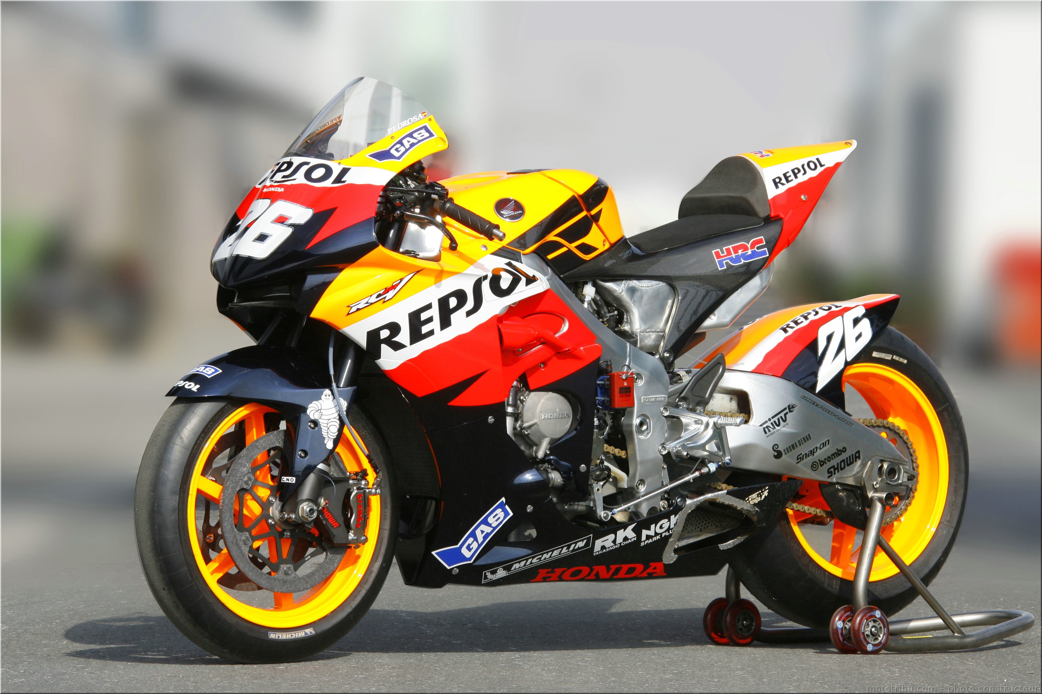 MOTO 