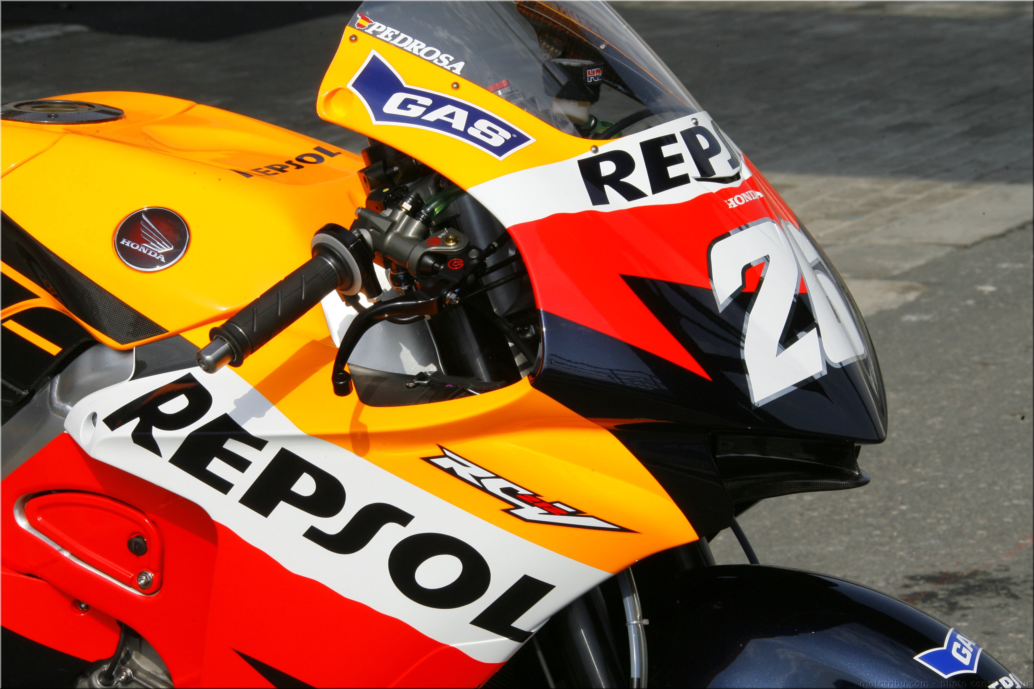 MOTO 