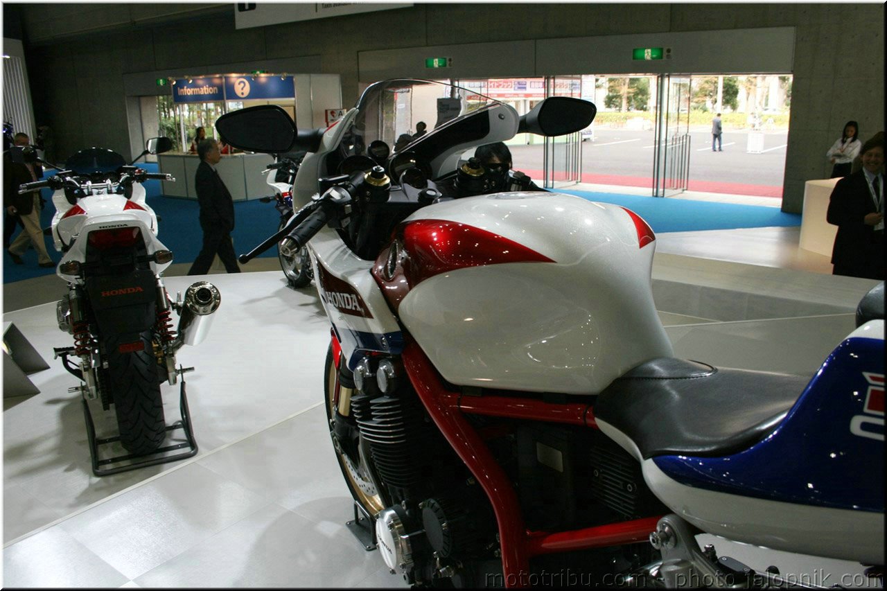 MOTO 