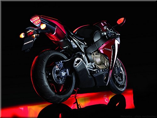 honda-1000cbr-2008-0021.jpg