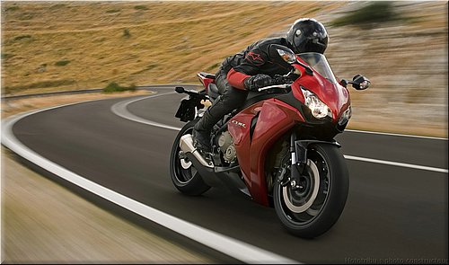 honda-1000cbr-2008-0025.jpg
