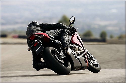 honda-1000cbr-2008-0029.jpg
