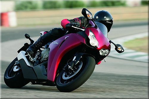 honda-1000cbr-2008-0032.jpg