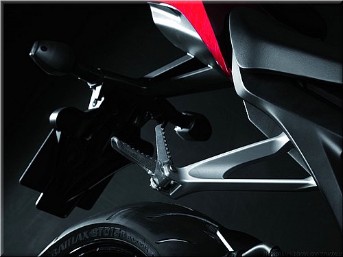 honda-1000cbr-2008-0037.jpg