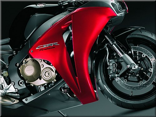 honda-1000cbr-2008-0044.jpg