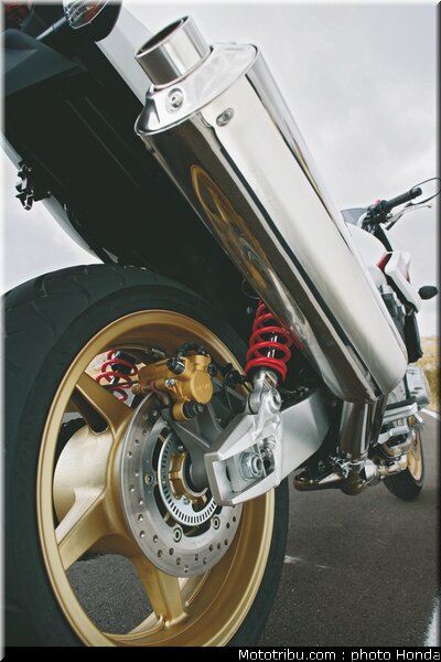 honda_cb1300s_2008_013
