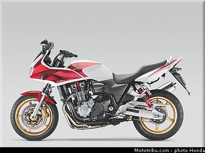 honda_cb1300s_2008_009.jpg
