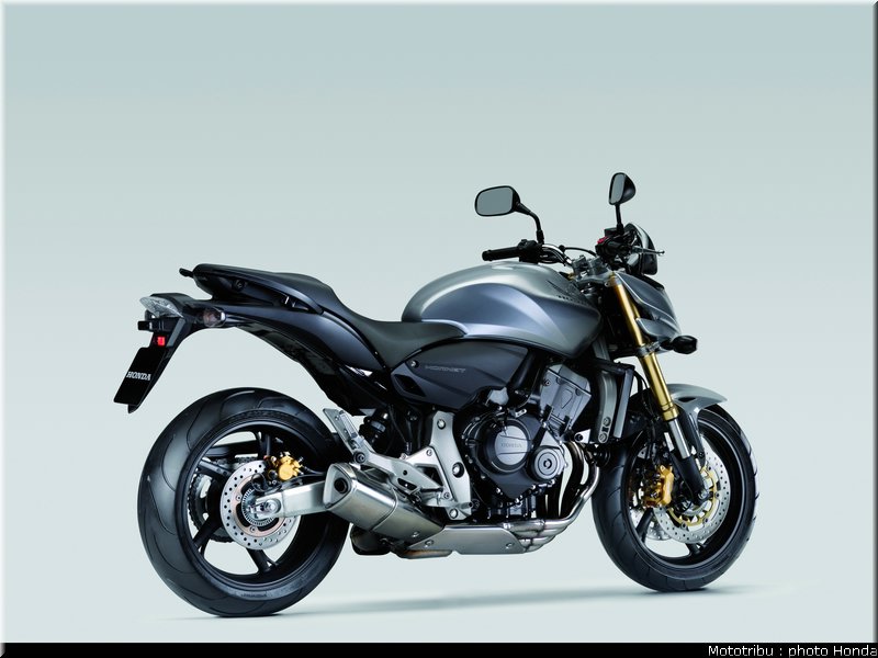 honda_600hornet_2008_017