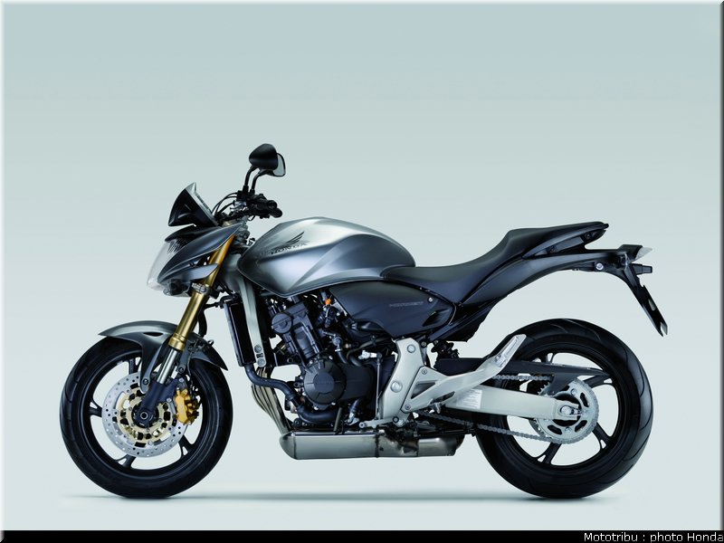 honda_600hornet_2008_027