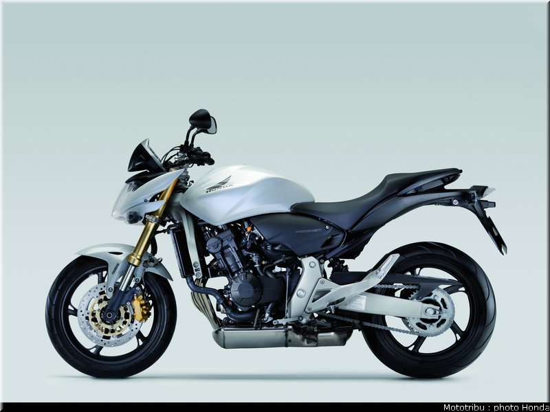 honda_600hornet_2008_029
