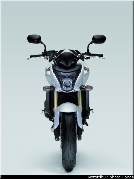 honda_600hornet_2008_035
