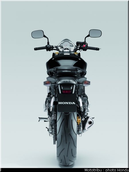 honda_600hornet_2008_037