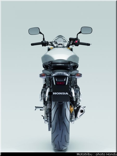 honda_600hornet_2008_040