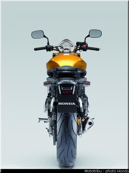 honda_600hornet_2008_041