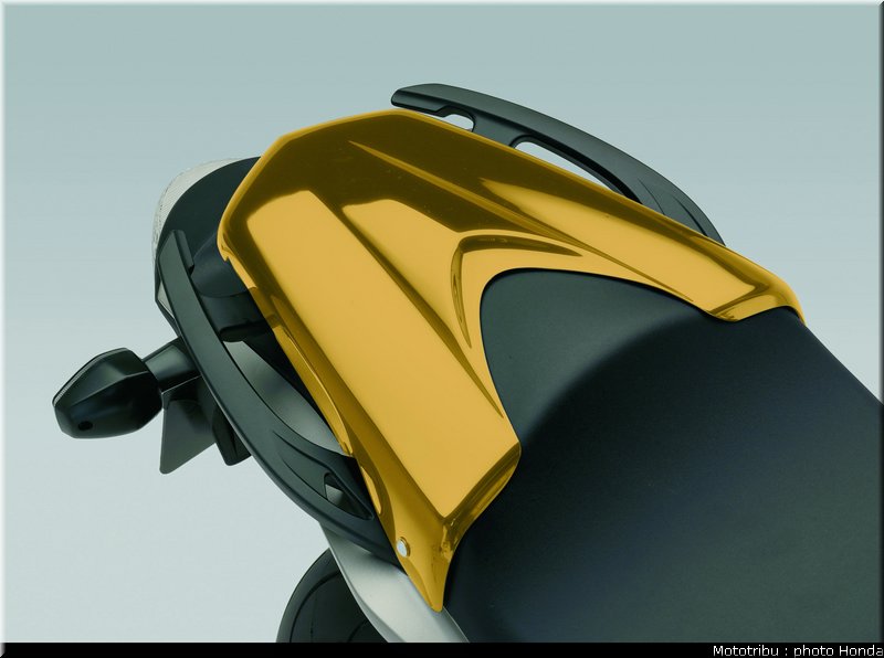 honda_600hornet_2008_048