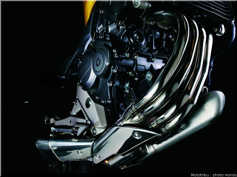 honda_600hornet_2008_051