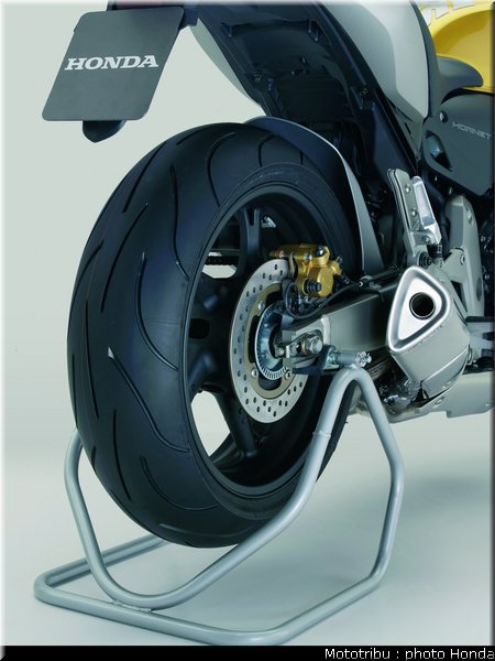 honda_600hornet_2008_052